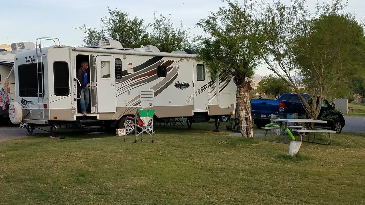 Shoshone Rv Park Hotel Buitenkant foto